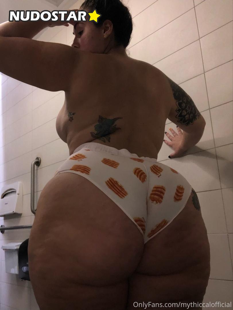Phat Ass White Girl aka Mythiccalofficial OnlyFans Leaks 7