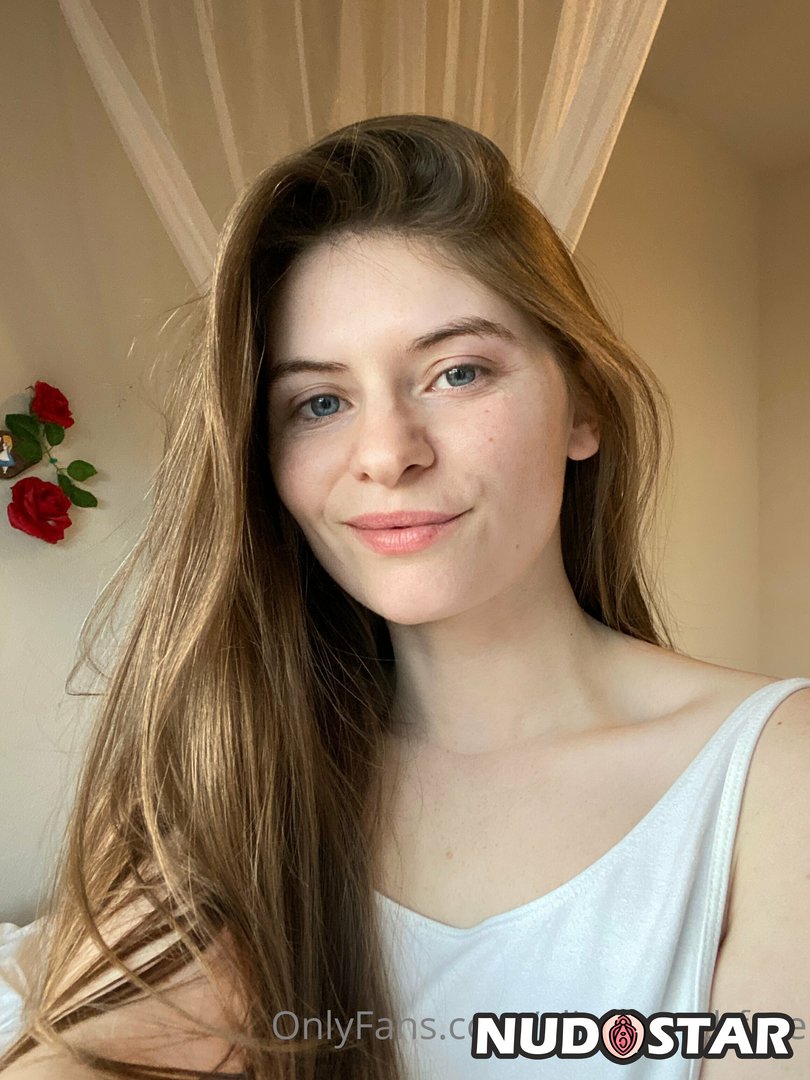 Alicemarchfree Leaked Photo 14