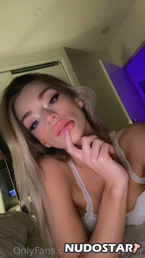 Mikenna OnlyFans Leaks (20 Photos)