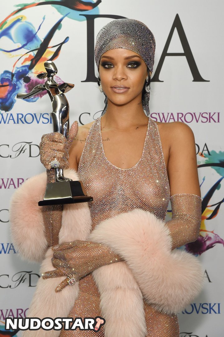 Rihanna_nude_leaks_nudostar.com_007.jpg