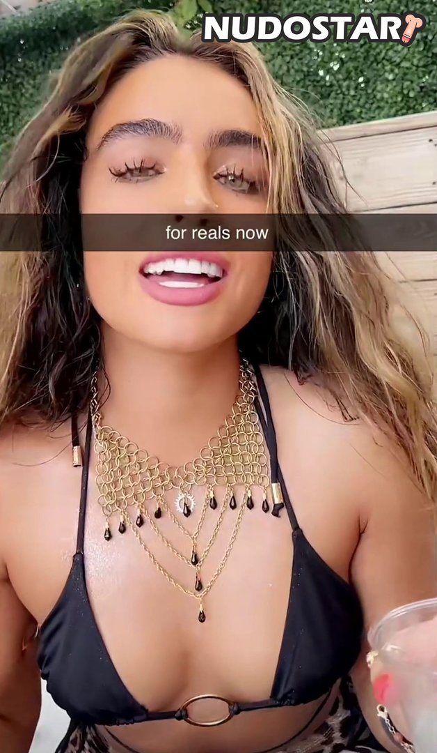 Sommer Ray Leaked Photo 3