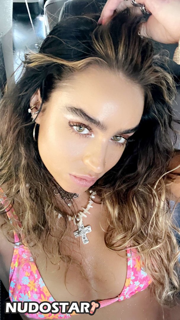 Sommer Ray Leaked Photo 24