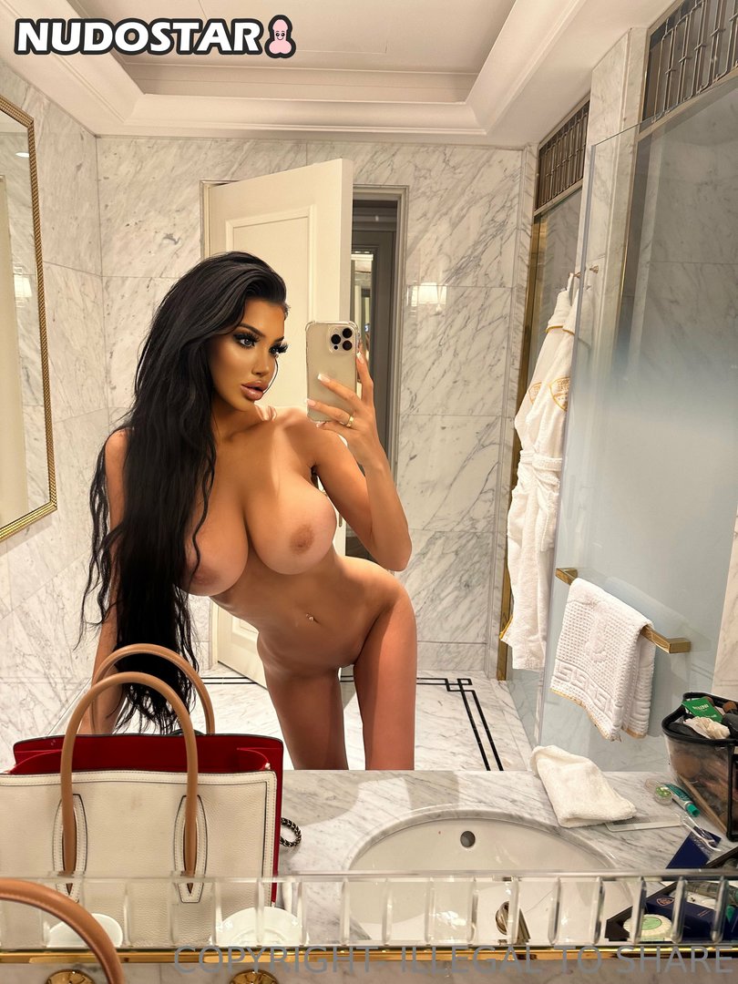 https://cdn2.nudostar.com/content/13/Pack_000/Chloekhan/Chloekhan_nude_leaks_nudostar.com_031.jpg